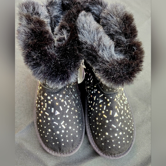 Sugar & Jade Girls Black Studded Fur-Lined Boots - Picture 2 of 4
